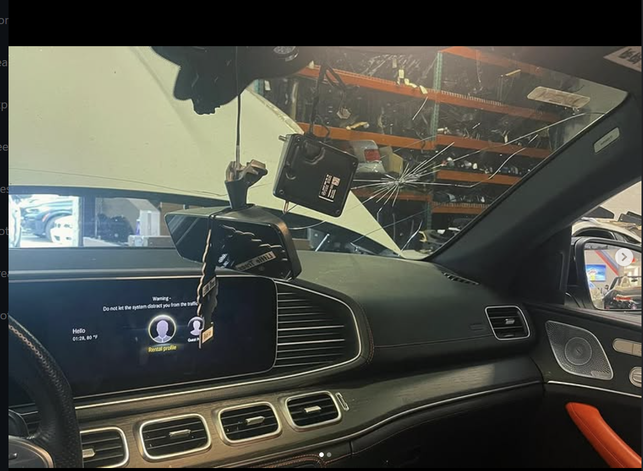 Mercedes cracked windshield before repair